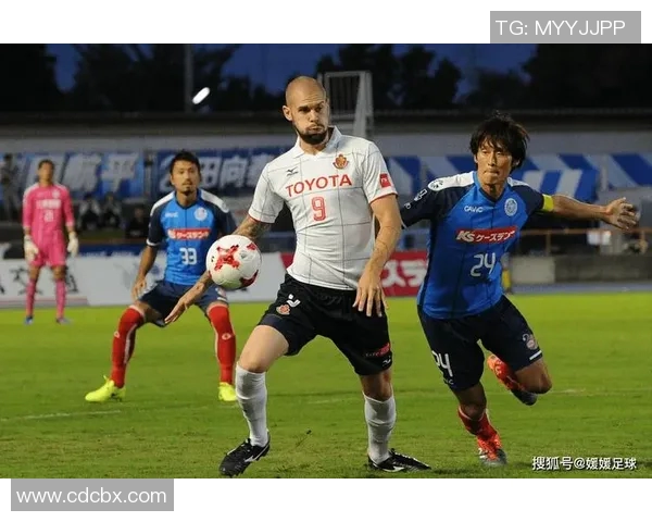 冈山绿锥与东京绿茵的激烈对决展现足球魅力与团队精神 冈山绿锥与东京绿茵的激烈对决展现足球魅力与团队精神